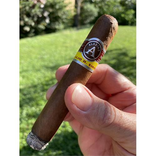 Aladino Petit Corona 4  * 40