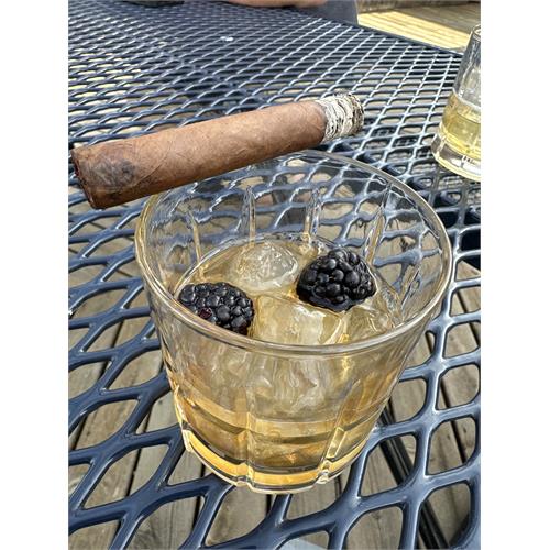 Rocky Patel Vintage 1990 Juniors 4  * 38