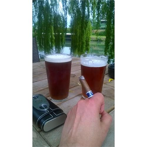 Rocky Patel Vintage 2003 Juniors 4  * 38