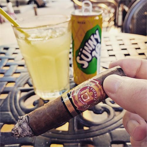 Arturo Fuente Don Carlos Belicoso 5 3/8 * 52