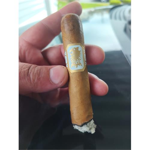 Liga Undercrown Connecticut Shade Gran Toro 6  * 52