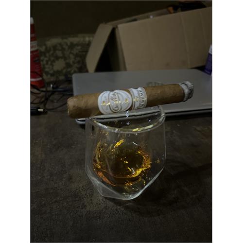 Villiger Cuellar Connecticut Kreme Robusto 5  * 48