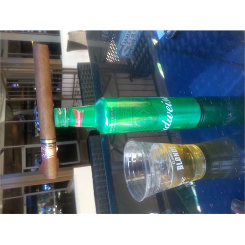 Arturo Fuente Sun Grown Chateau Royal Salute 7 5/8 * 54