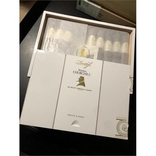 Davidoff Winston Churchill Petit Corona 4 1/2 * 41