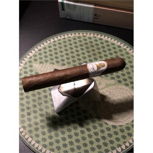 Davidoff Winston Churchill Petit Corona 4 1/2 * 41