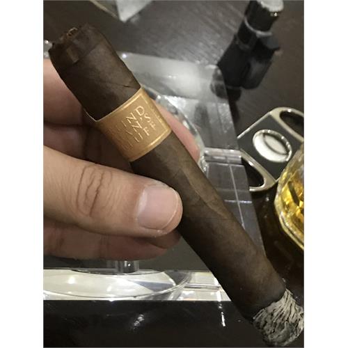 Caldwell Blind Man s Bluff Habano Toro 6  * 52