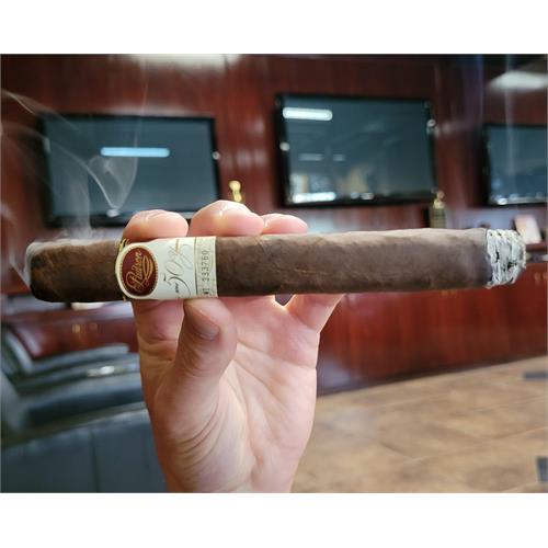 Padron 50th Anniversary Maduro 6 1/2 * 52