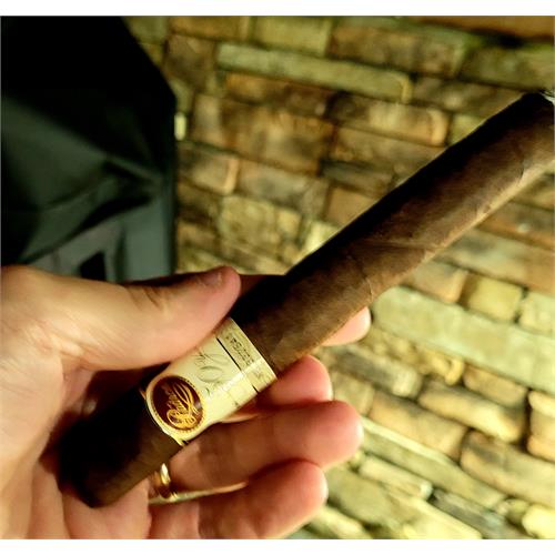 Padron 50th Anniversary Maduro 6 1/2 * 52