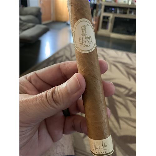 Flor de Selva Toro 6  * 52