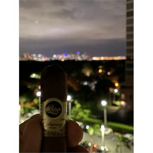 Padron 1964 Anniversary TAA Toro Natural 5  * 56