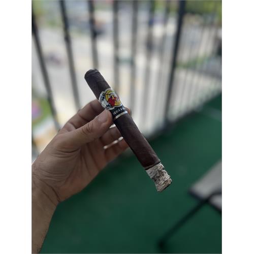La Gloria Cubana Serie R Black No. 48 7  * 48