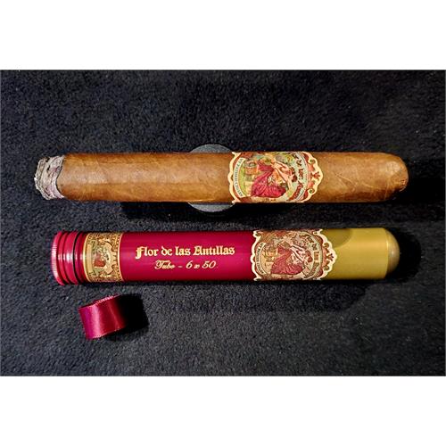 Flor de las Antillas Toro Tubo 6  * 50
