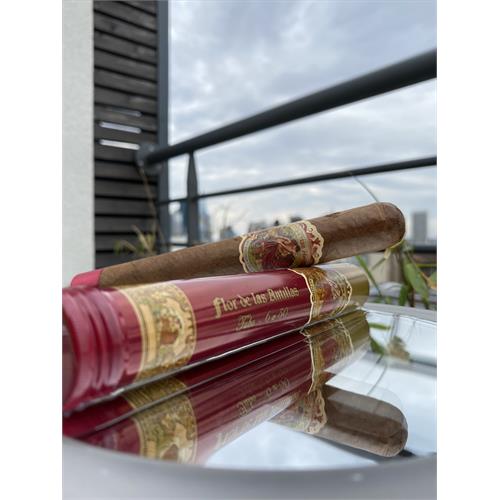 Flor de las Antillas Toro Tubo 6  * 50