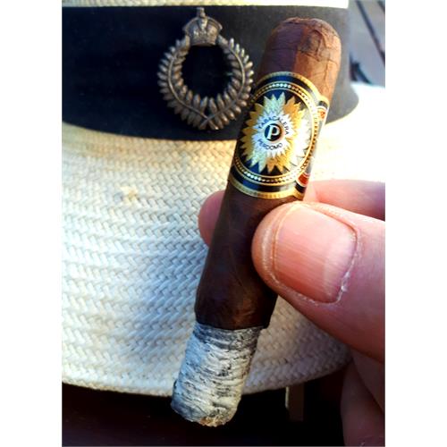 Perdomo Small Batch Series Maduro Half Corona Tin 4  * 46