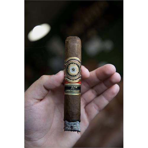 Perdomo 20th Anniversary Maduro R556 5  * 56