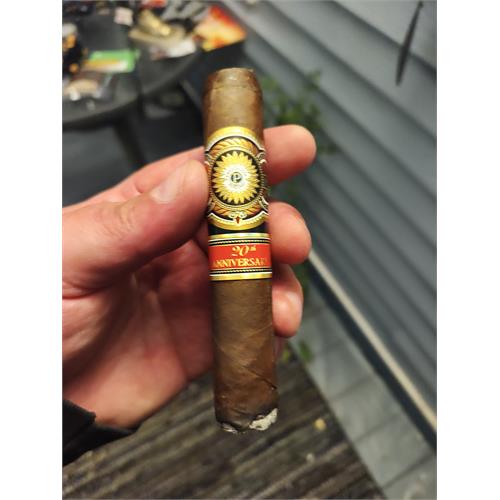Perdomo 20th Anniversary Maduro R556 5  * 56