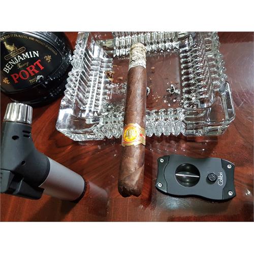 El Rey Del Mundo Robusto Suprema 7 1/4 * 54