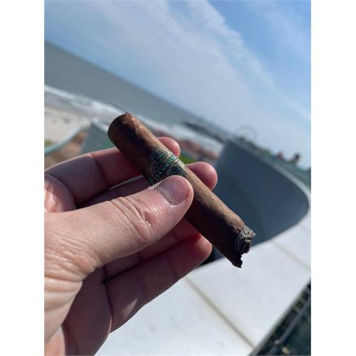 Warped La Hacienda Gran Robusto 5 1/2 * 52