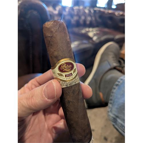 Padron 1926 Serie No. 48 Maduro 5 1/2 * 60
