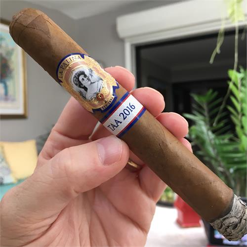 La Palina Bill s Blend Toro 6  * 50