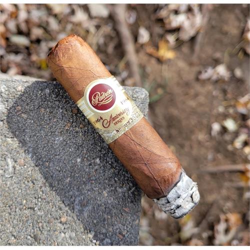 Padron 1964 Anniversary Hermoso Natural 4   * 56