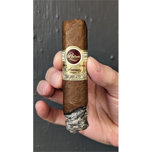 Padron 1964 Anniversary Hermoso Natural 4   * 56