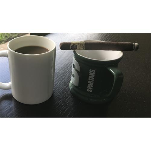 Padron 1964 Anniversary Monarca Maduro 6  1/2 * 46