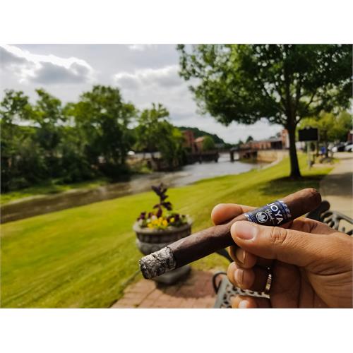 Joya Black Nocturno 6 1/4 * 46