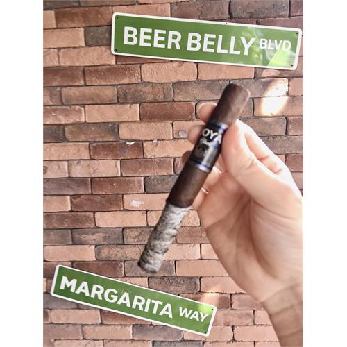 Joya Black Nocturno 6 1/4 * 46