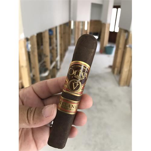 Oliva Serie V Melanio Maduro Robusto 5  * 52