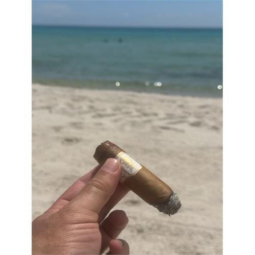 Liga Undercrown Connecticut Shade Flying Pig 4  * 60