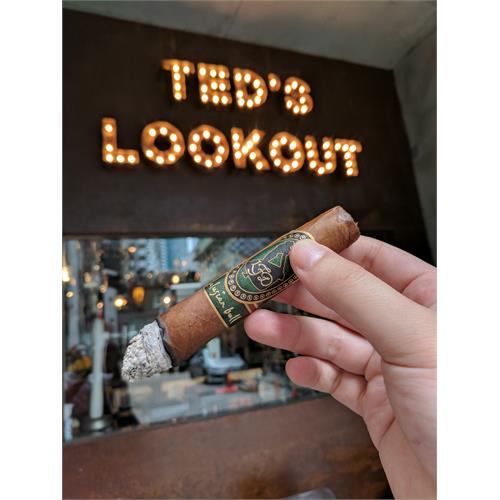 La Flor Dominicana Andalusian Bull 6 1/2 * 64