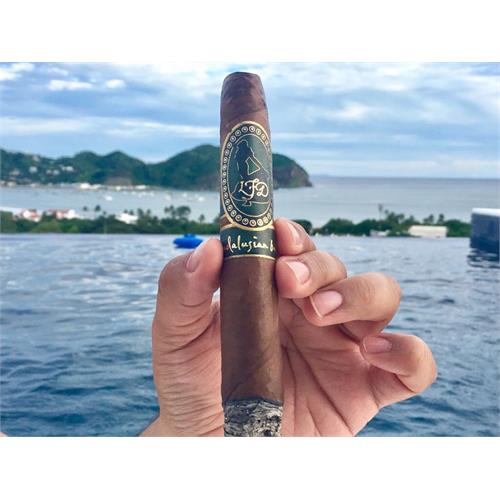 La Flor Dominicana Andalusian Bull 6 1/2 * 64