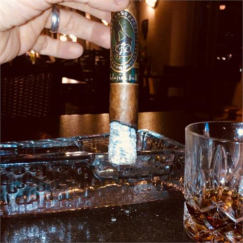 La Flor Dominicana Andalusian Bull 6 1/2 * 64