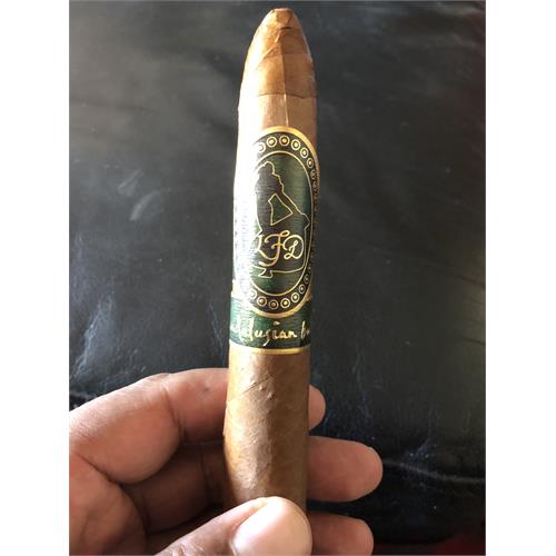 La Flor Dominicana Andalusian Bull 6 1/2 * 64