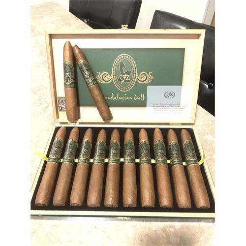 La Flor Dominicana Andalusian Bull 6 1/2 * 64