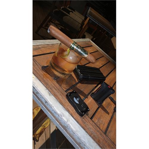 La Flor Dominicana Andalusian Bull 6 1/2 * 64