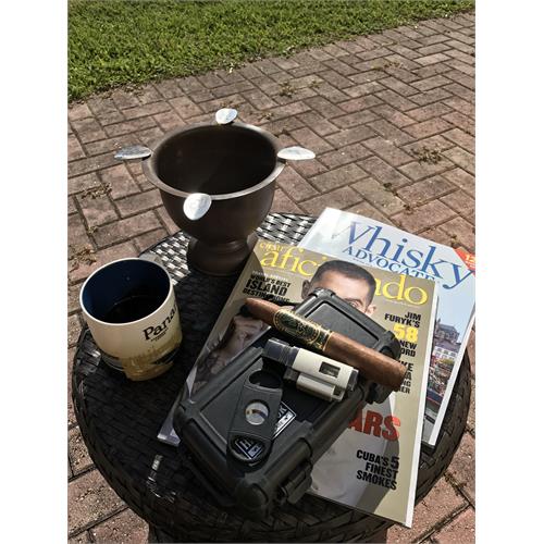 La Flor Dominicana Andalusian Bull 6 1/2 * 64