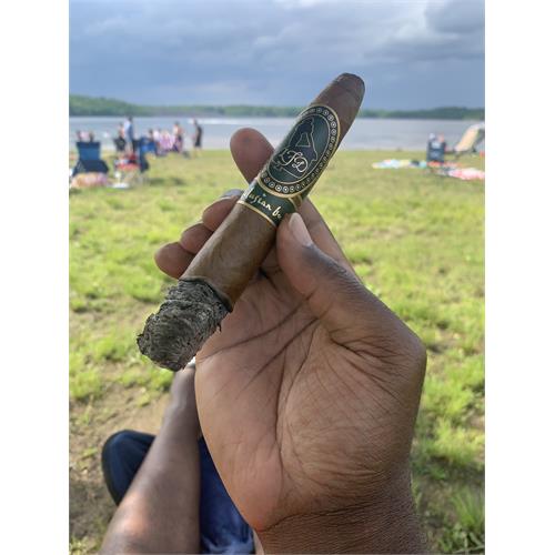 La Flor Dominicana Andalusian Bull 6 1/2 * 64