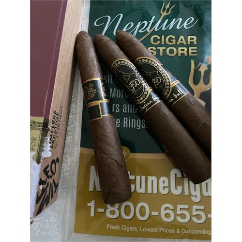 La Flor Dominicana Andalusian Bull 6 1/2 * 64