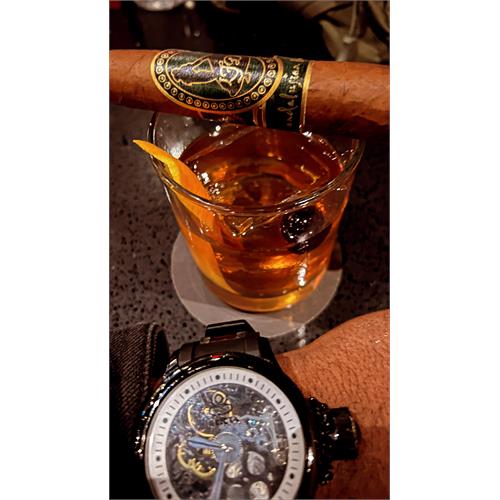 La Flor Dominicana Andalusian Bull 6 1/2 * 64