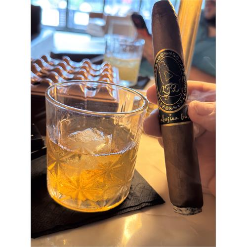 La Flor Dominicana Andalusian Bull 6 1/2 * 64