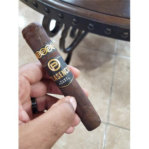 Plasencia Alma Fuerte Nestor IV Toro 6 1/4 * 54