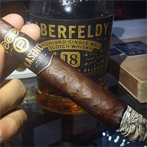 Plasencia Alma Fuerte Generacion V Salomon 7  * 58