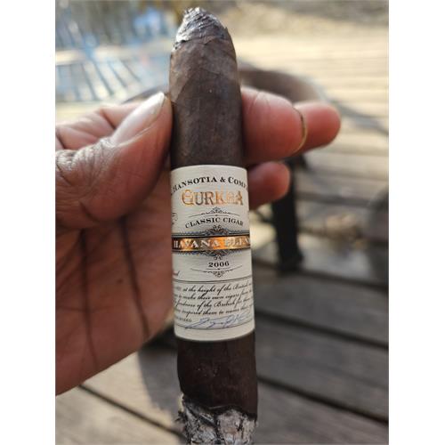 Gurkha Black Dragon Special Edition Tubo 7 1/2 * 52