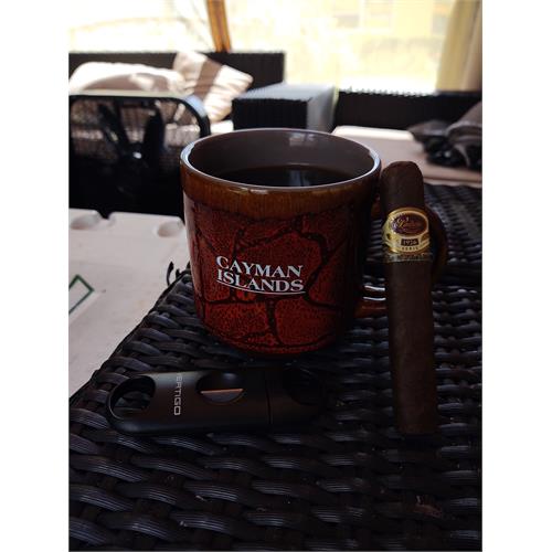 Padron 1926 Serie No. 35 Maduro 4  * 48