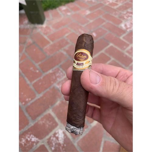 Padron 1926 Serie No. 35 Maduro 4  * 48