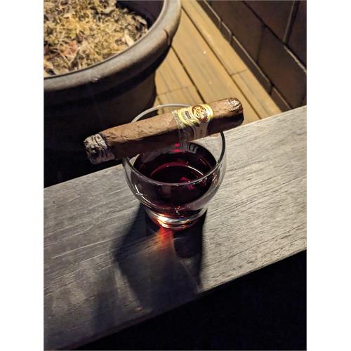 Padron 1926 Serie No. 35 Maduro 4  * 48