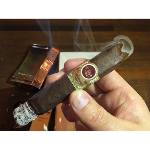 Padron 1964 Anniversary Soberano Maduro 5  * 52