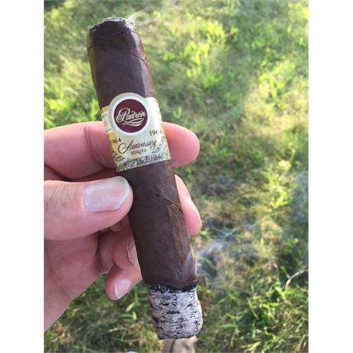 Padron 1964 Anniversary Soberano Maduro 5  * 52